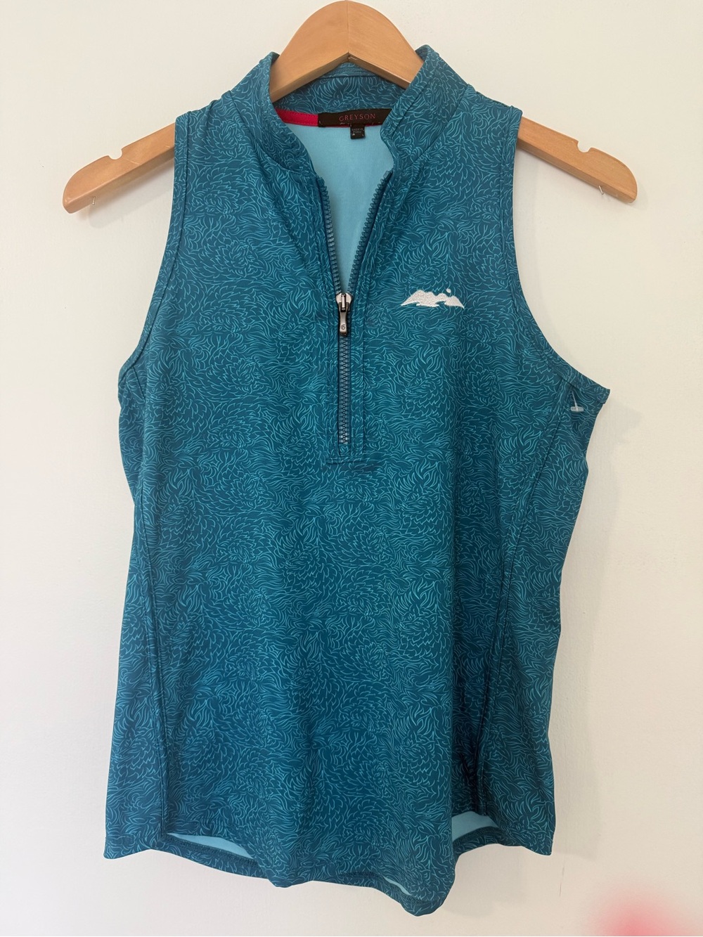 Greyson Vesta Mock Neck Women's Top Sleeveless Blue Swirl Wolf Quarter Zip